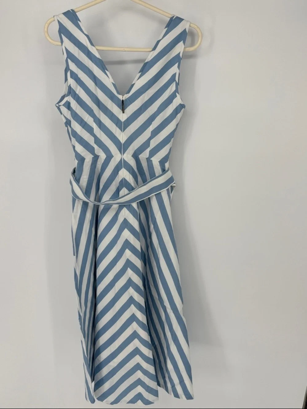 Kate spade Blue & White Striped linnen blend Sleeveless belt lined Dress size 4